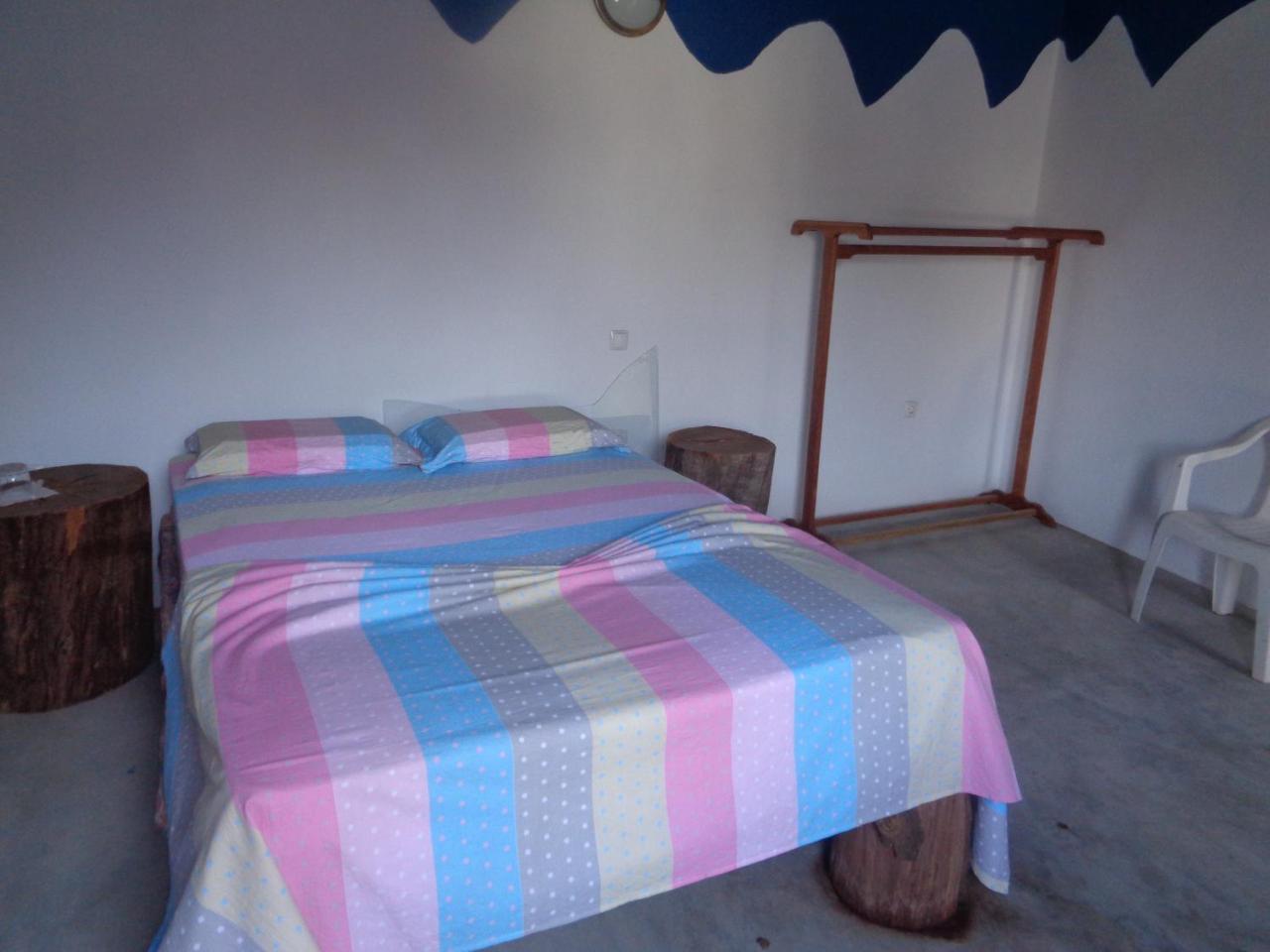 Pensao Casa Jose Doce Bed & Breakfast Portela Exterior photo